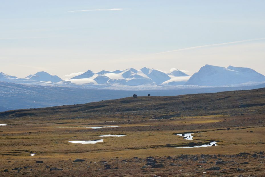 Sarek peaks shining in the distance. It looked very much remote and untouched