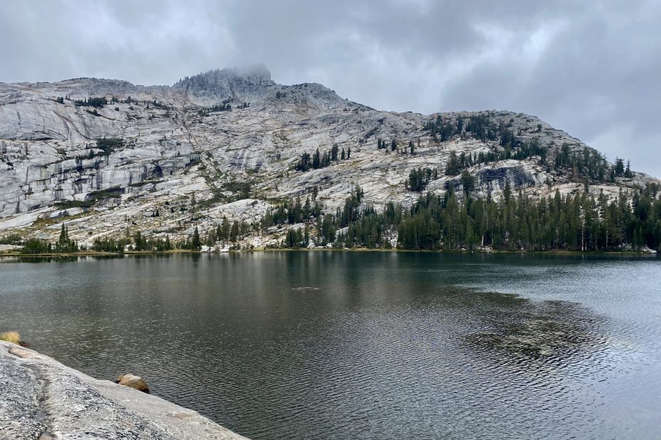lakes with mountains around it, Yosemite NP